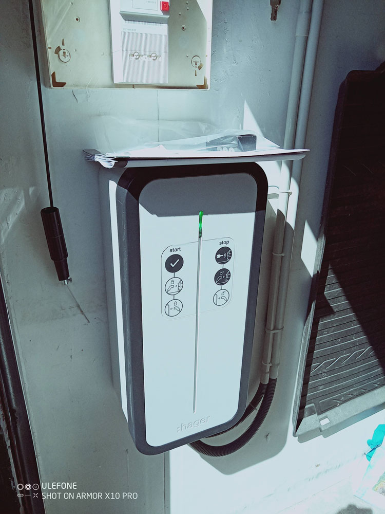 Borne de recharge | Elec Habitat Service | Installateur de borne de recharge pour voiture électrique à Grenoble