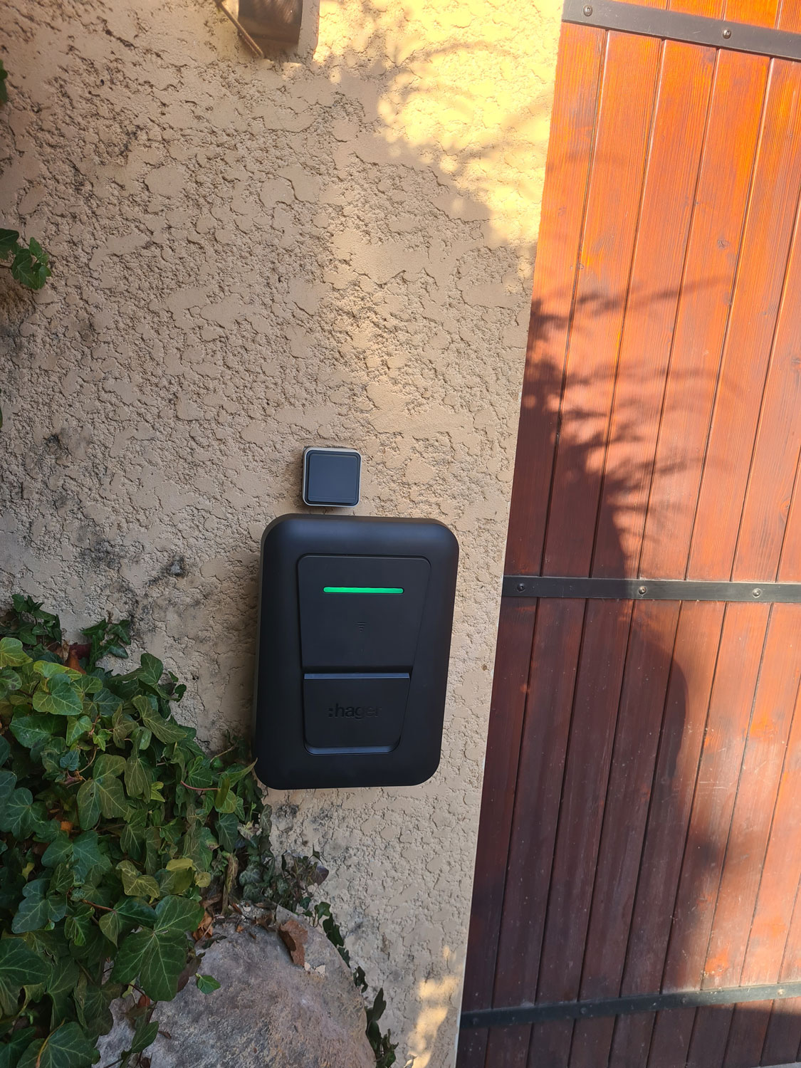 Chantier de dépannage électrique et installation de borne de recharge à Jarrie
